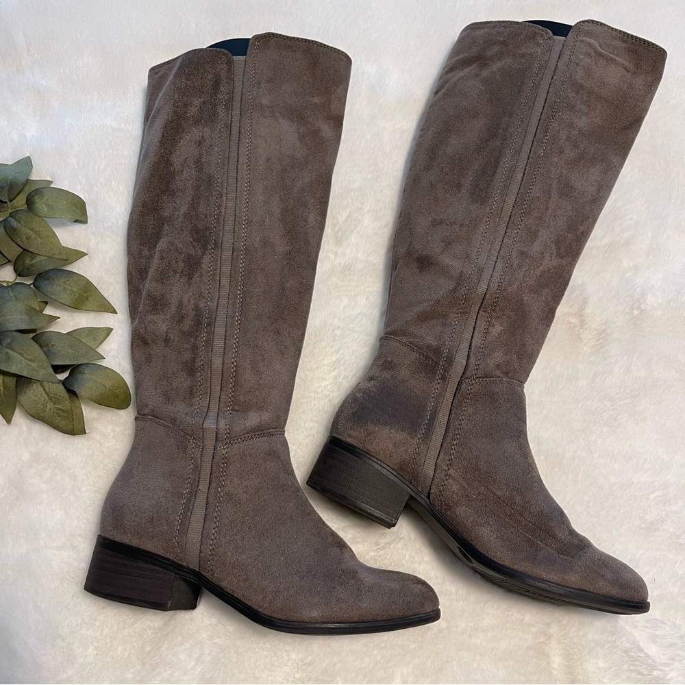 Target Suede Dark Gray Boots